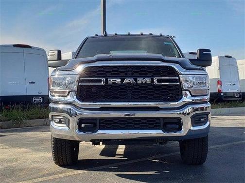 2024 RAM 3500 Tradesman Crew Cab 4x4 8' Box