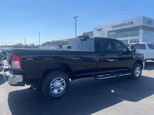 2024 RAM 3500 Tradesman Crew Cab 4x4 8' Box
