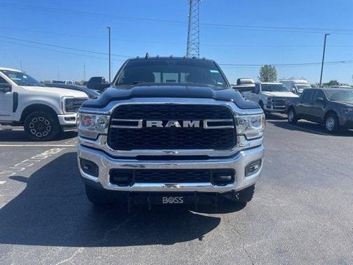 2021 RAM 3500 Tradesman Crew Cab 4x4 8' Box