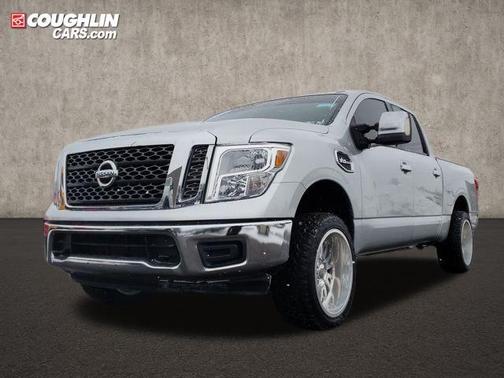 2017 Nissan Titan SV