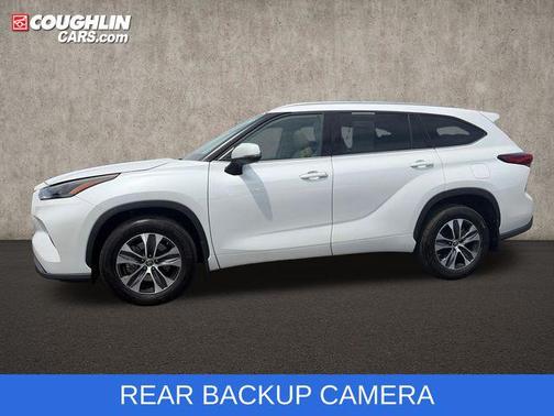 Wind Chill Pearl 2022 Toyota Highlander XLE