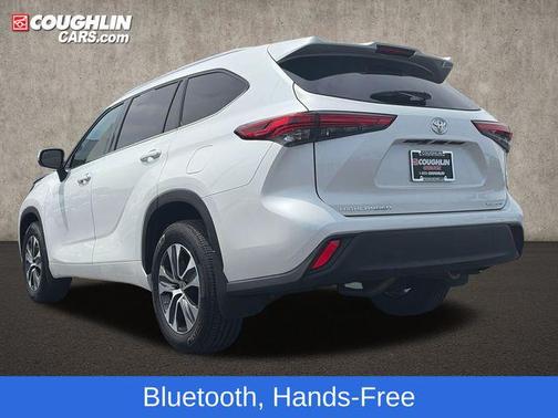 Wind Chill Pearl 2022 Toyota Highlander XLE