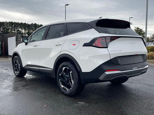 Snow White Pearl 2026 Kia Sportage SX Turbo