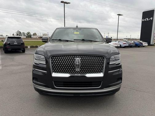 Starlight Gray Premium Colorant 2023 Lincoln Navigator Reserve