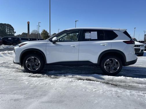 2025 Nissan Rogue SV