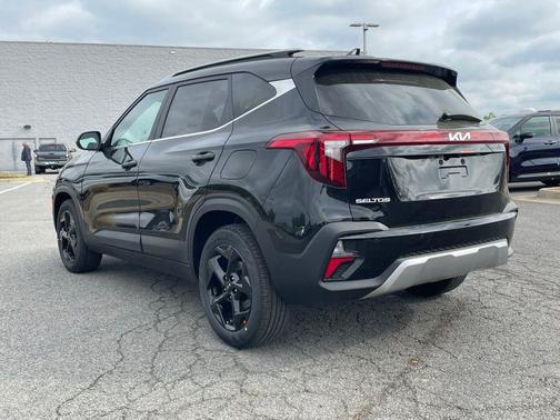 Fusion Black 2026 Kia Seltos EX