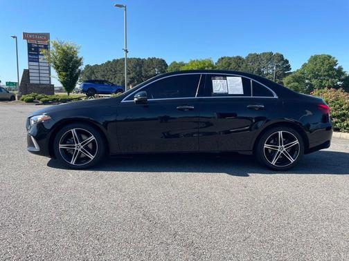 Night Black 2022 Mercedes-Benz A-Class 4MATIC