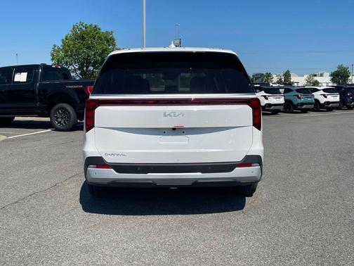 White Pearl 2026 Kia Carnival LXS