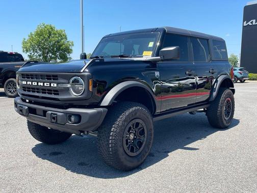 SHADOW BLACK 2025 Ford Bronco Big Bend