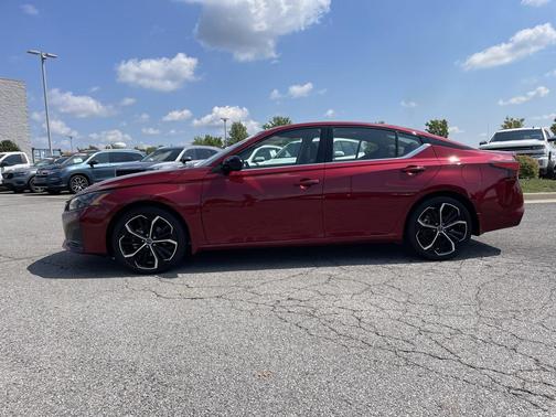 2023 Nissan Altima SR FWD