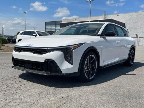 Snow White Pearl 2026 Kia K4 GT-Line