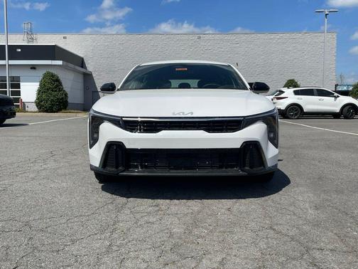 Snow White Pearl 2026 Kia K4 GT-Line