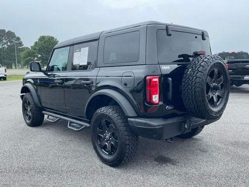SHADOW BLACK 2024 Ford Bronco Black Diamond