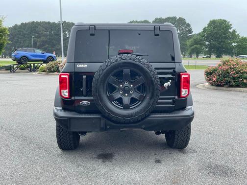 SHADOW BLACK 2024 Ford Bronco Black Diamond