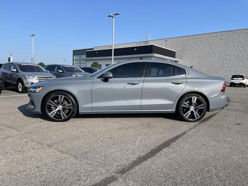 2022 Volvo S60 T5