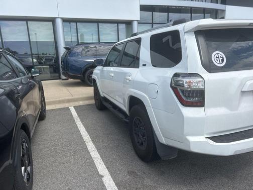 Super White 2021 Toyota 4Runner SR5