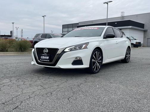 2022 Nissan Altima SR FWD