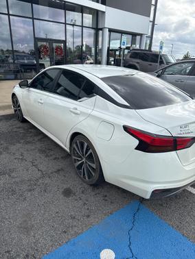 2022 Nissan Altima SR FWD