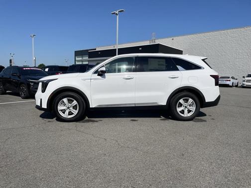 2025 Kia Sorento LX