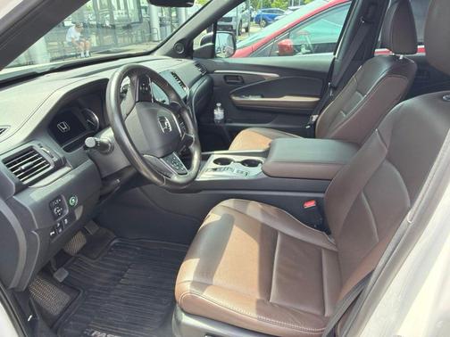 Platinum White Pearl 2025 Honda Passport AWD EX-L