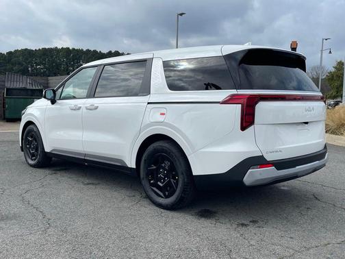 Snow White Pearl 2026 Kia Carnival LXS