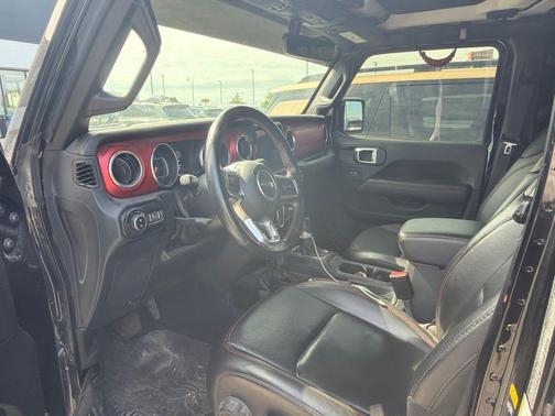 Black Clearcoat 2022 Jeep Gladiator Rubicon