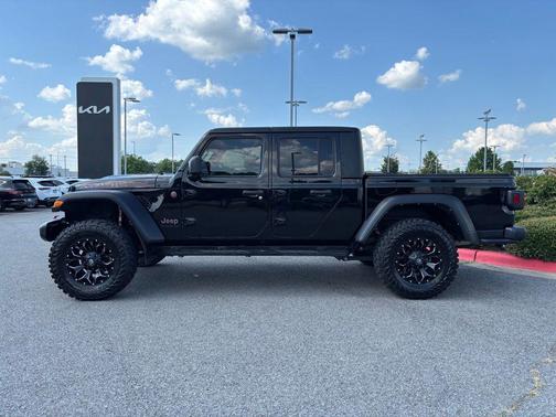 Black Clearcoat 2022 Jeep Gladiator Rubicon
