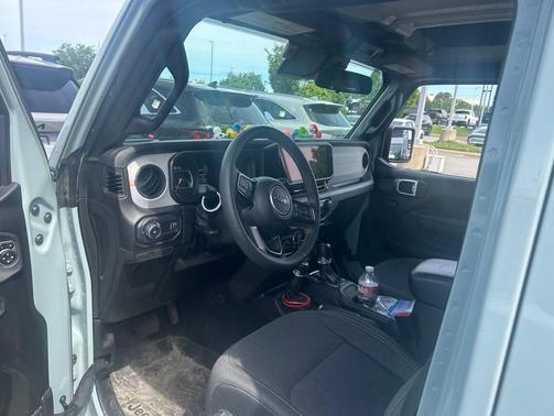 Earl Clearcoat 2024 Jeep Wrangler Sport S