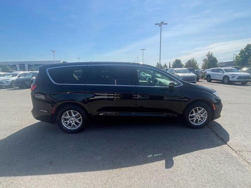 Diamond Black 2024 Chrysler Pacifica Touring-L