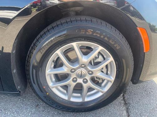 Diamond Black 2024 Chrysler Pacifica Touring-L