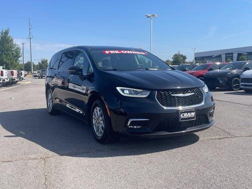 Diamond Black 2024 Chrysler Pacifica Touring-L