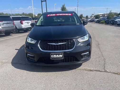 Diamond Black 2024 Chrysler Pacifica Touring-L