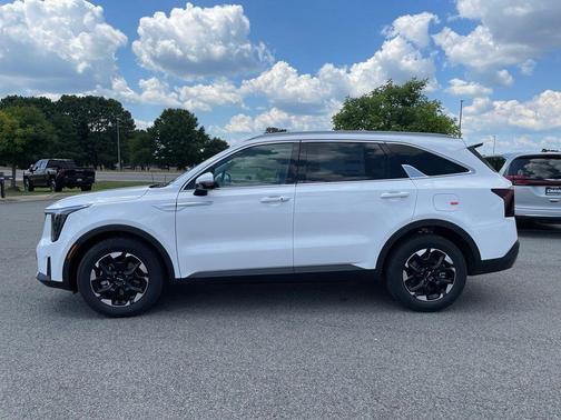 White Pearl 2026 Kia Sorento S