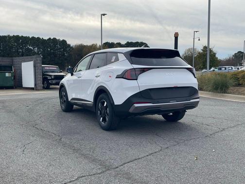 Snow White Pearl 2026 Kia Carnival Hybrid SX Prestige