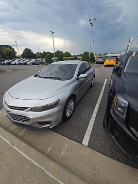Silver Ice Metallic 2018 Chevrolet Malibu LT