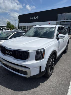 Glacial White Pearl 2024 Kia Telluride EX