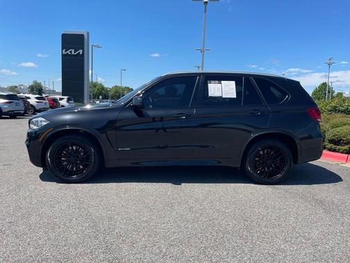 Black Sapphire Metallic 2018 BMW X5 xDrive50i