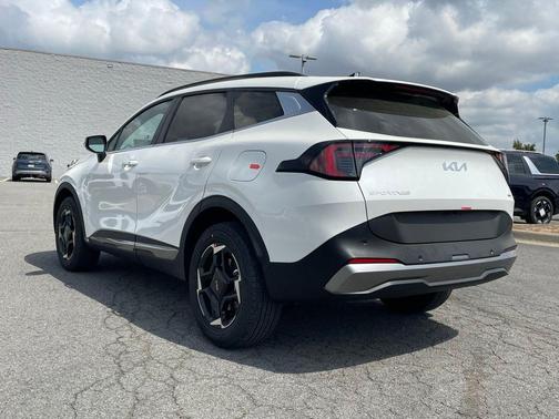 Snow White Pearl 2026 Kia Sportage Hybrid EX