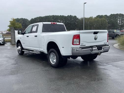 2024 RAM 3500 Big Horn Crew Cab 4x4 8' Box