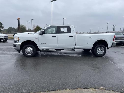 2024 RAM 3500 Big Horn Crew Cab 4x4 8' Box