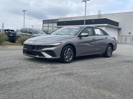 2024 Hyundai ELANTRA SEL