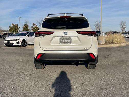 2021 Toyota Highlander Hybrid XLE