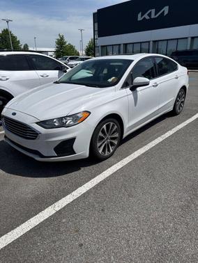 OXFORD WHITE 2020 Ford Fusion SE