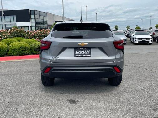 Sterling Gray Metallic 2025 Chevrolet Trax LS