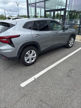 Sterling Gray Metallic 2025 Chevrolet Trax LS