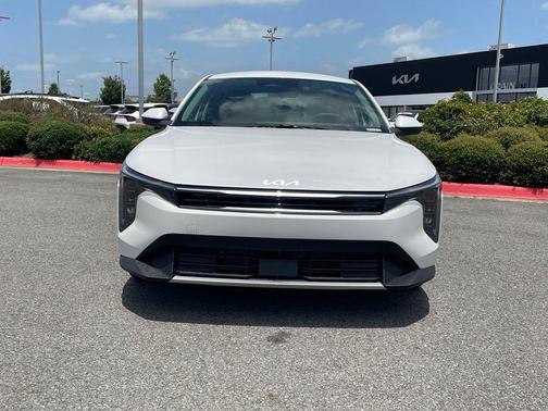 White Pearl 2026 Kia K4 EX
