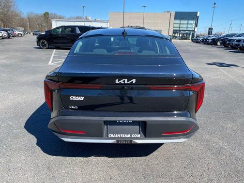 Aurora Black Pearl 2026 Kia K4 LX