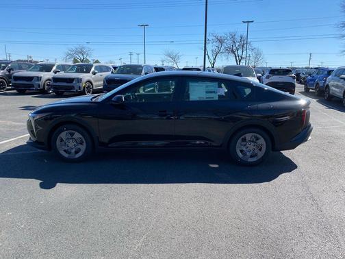 Aurora Black Pearl 2026 Kia K4 LX