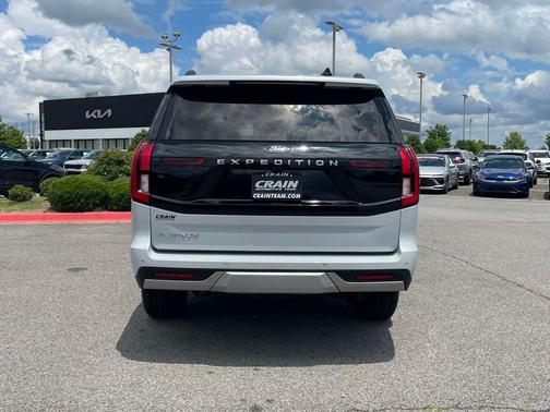 Space Silver Metallic 2025 Ford Expedition Platinum
