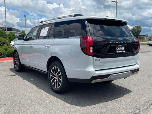 Space Silver Metallic 2025 Ford Expedition Platinum